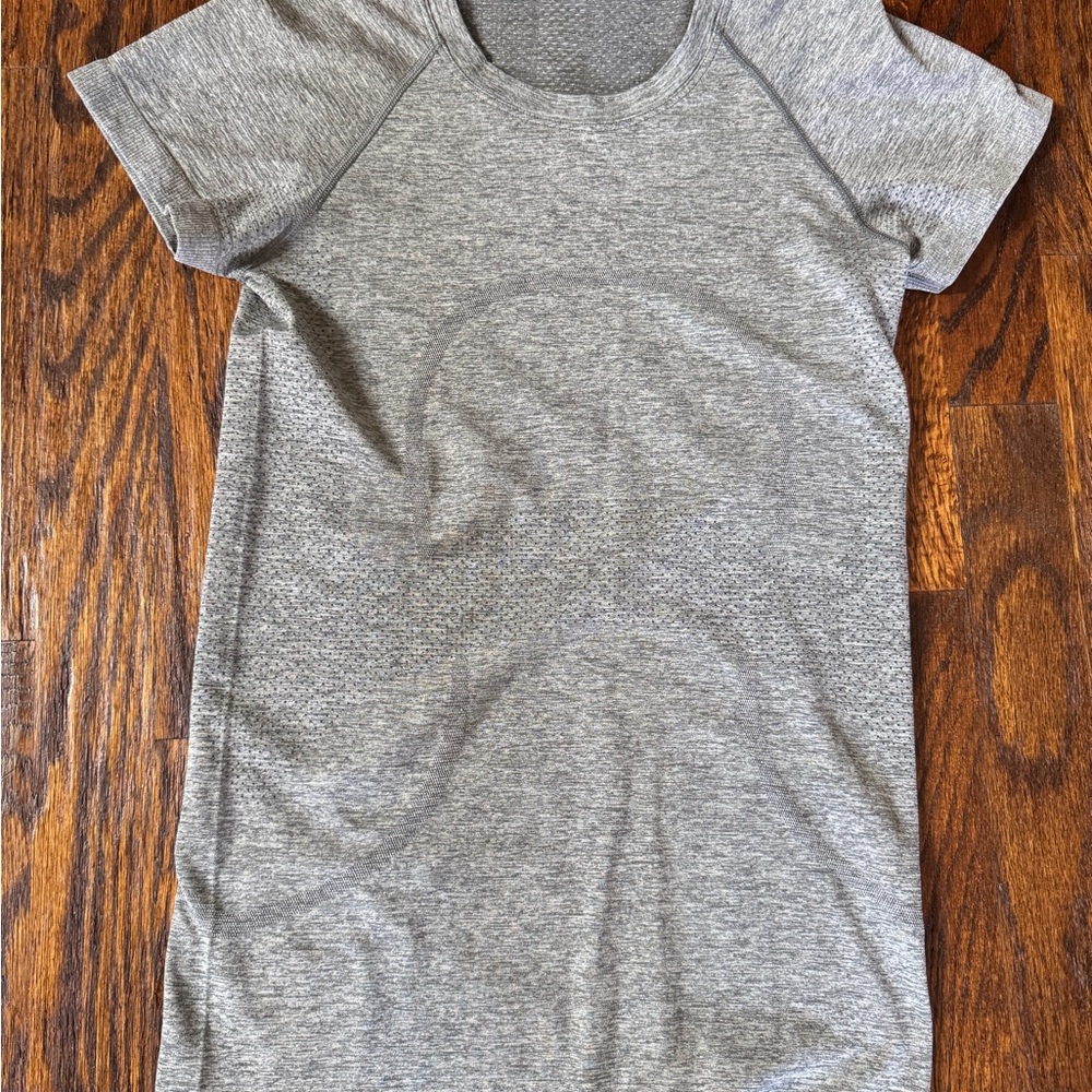 Lululemon Swiftly Tech 2.0 Slate Gray Fitted Short Sleeve T-Shirt